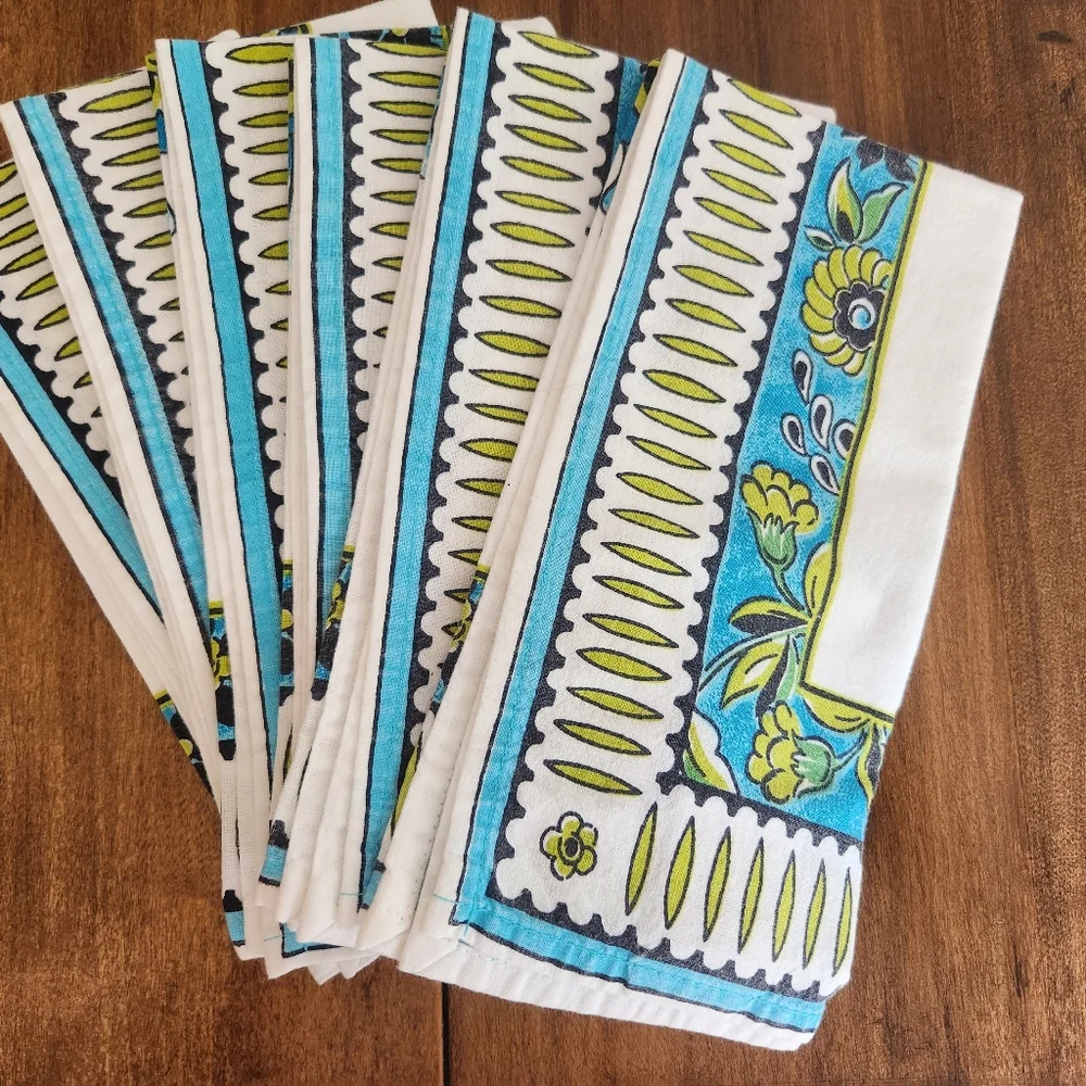Williams Sonoma Blue, Lime and Black Floral Border Table Cloth & 6 Napkins